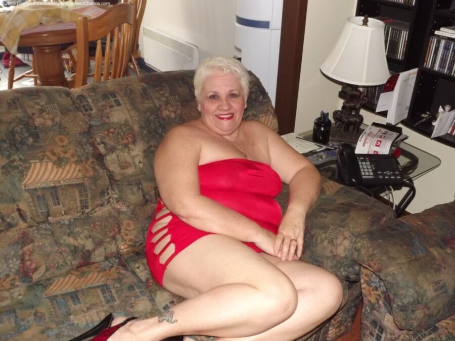Free porn pics of Fat old Granny amateur 14 of 28 pics