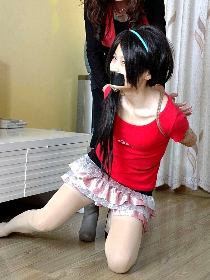 Free porn pics of Chinese girl tied and gagged 11 of 24 pics
