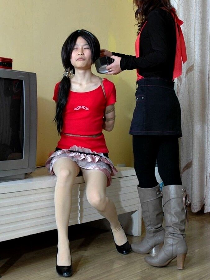 Free porn pics of Chinese girl tied and gagged 4 of 24 pics