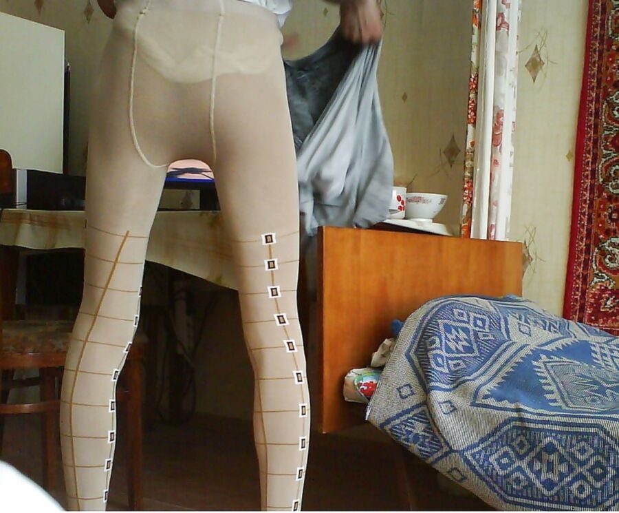 Free porn pics of me in pantyhose at home 3 of 18 pics