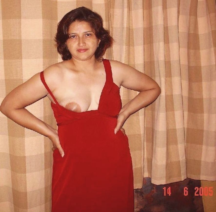 Free porn pics of Parul,a hot chubby mature Indian slut showing hot body and cunt 7 of 19 pics