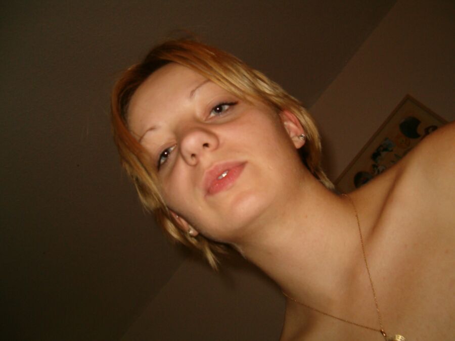 Free porn pics of aurelie jeune conasse bisexuelle 6 of 32 pics