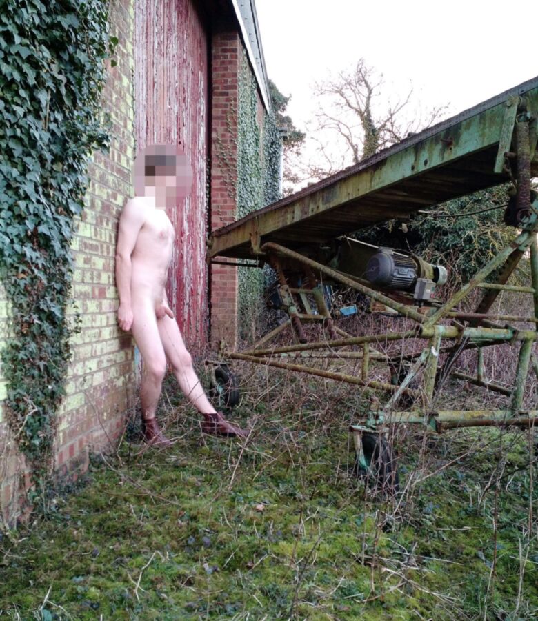 Free porn pics of Me naked by a barn in the countryside 17 of 21 pics