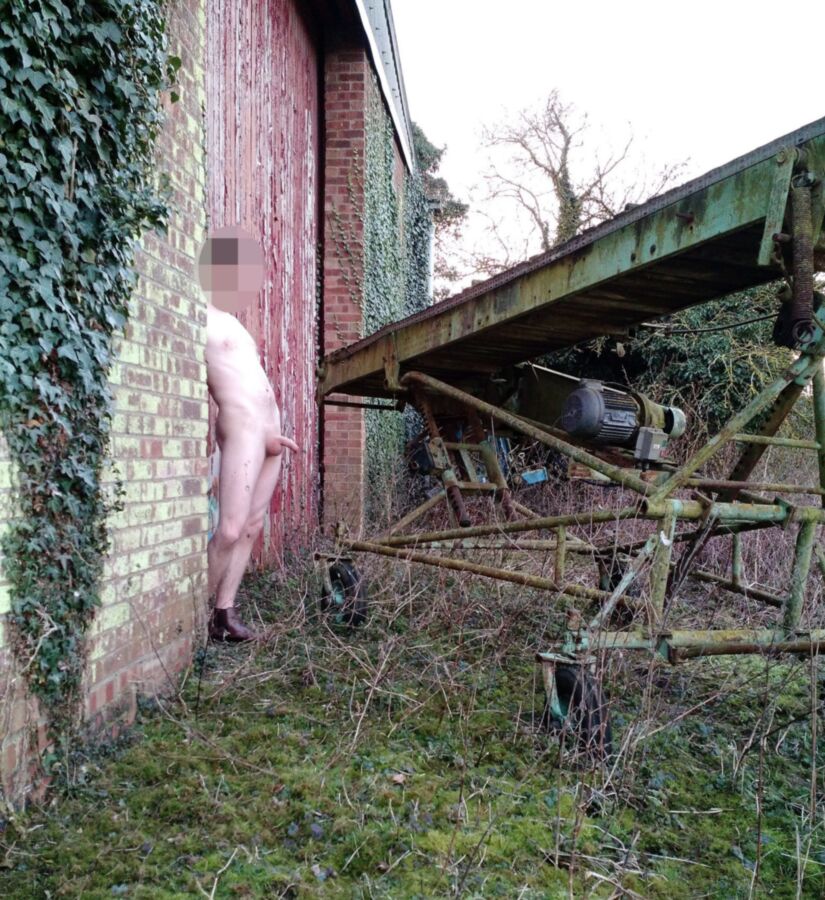 Free porn pics of Me naked by a barn in the countryside 18 of 21 pics