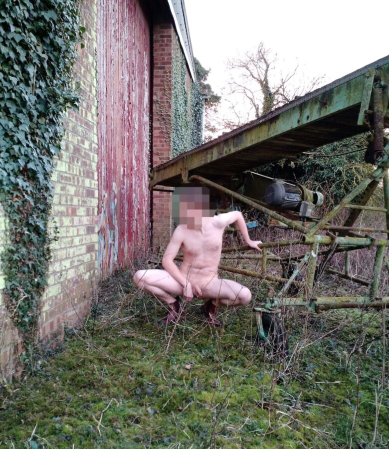 Free porn pics of Me naked by a barn in the countryside 16 of 21 pics