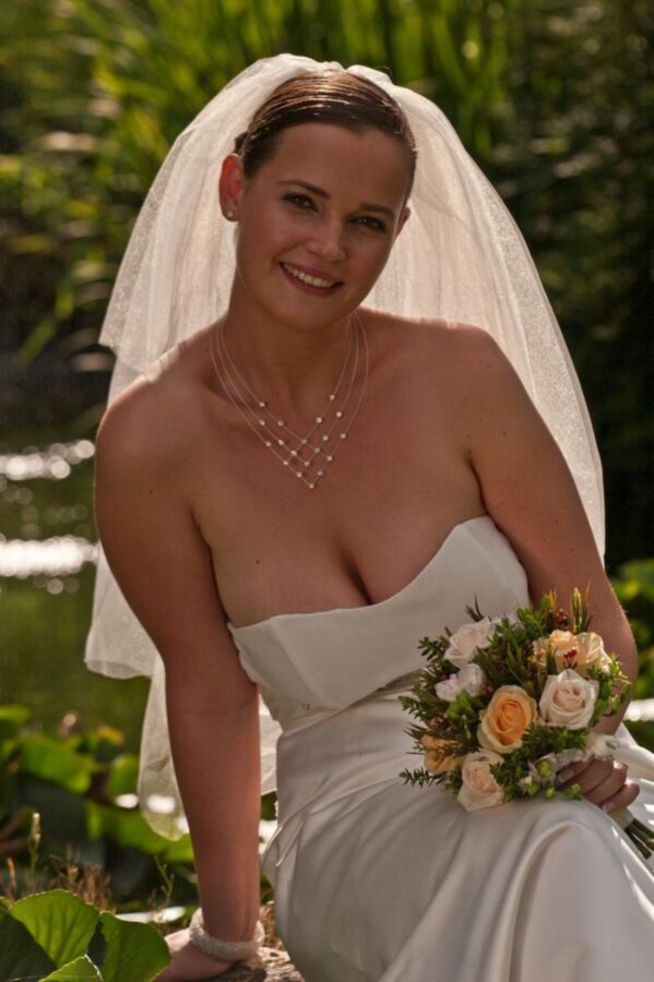 Free porn pics of Brides With Great Cleavage! 2 of 46 pics