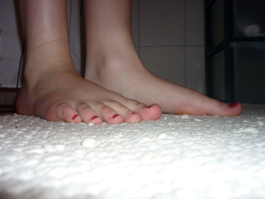 Free porn pics of Young teen yummy feet 16 of 30 pics