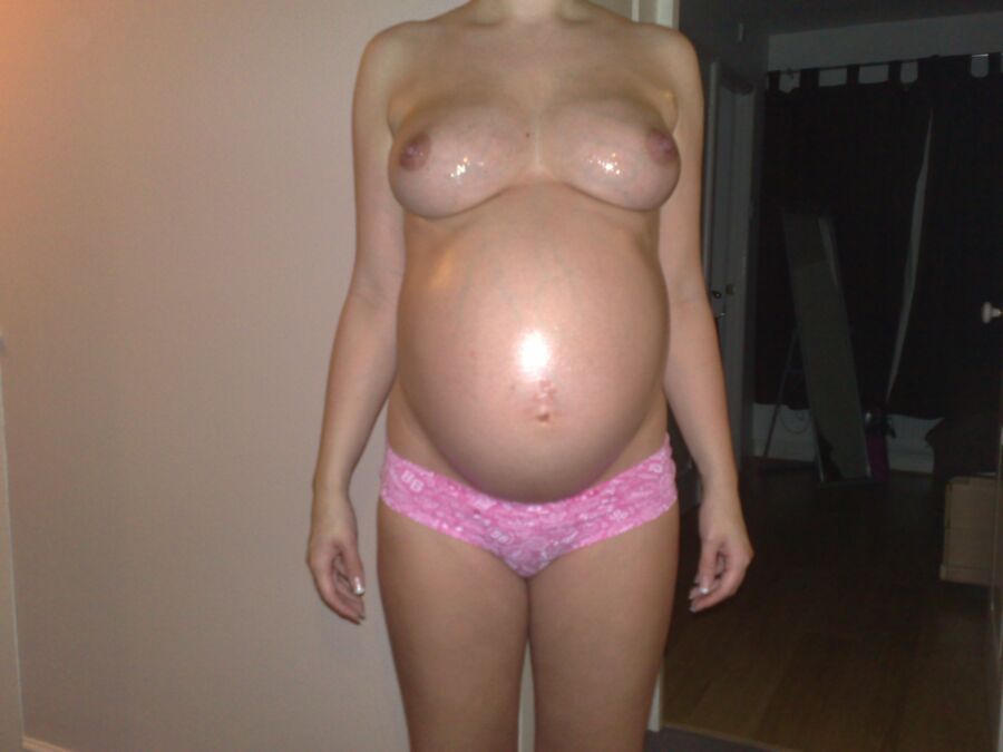 Free porn pics of Some new prego bodies, tits and faces 3 of 23 pics