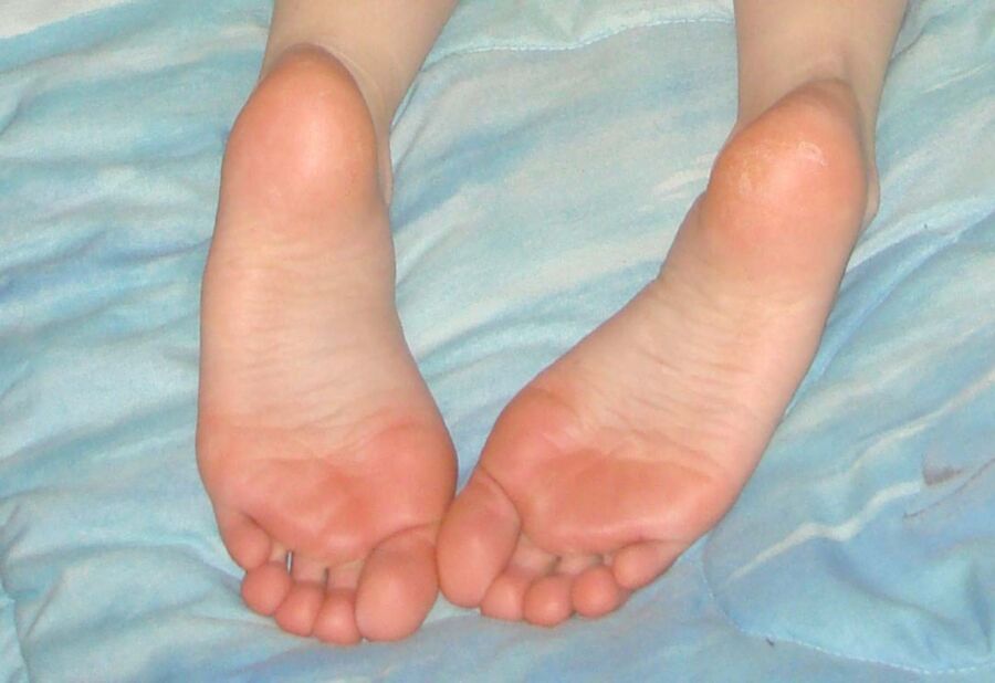 Free porn pics of the feets of my wife for people which loike that 18 of 19 pics