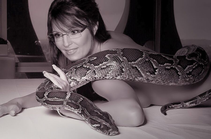 Free porn pics of Vore Magazine - Featuring Sarah Palin 16 of 18 pics