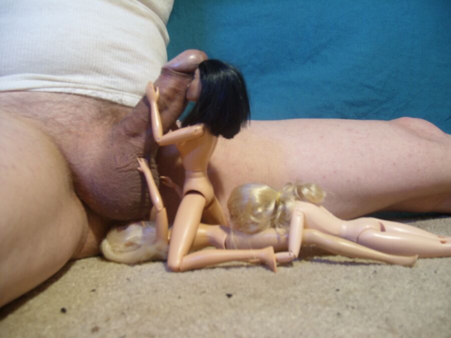 Free porn pics of Barbie threesome 19 of 30 pics