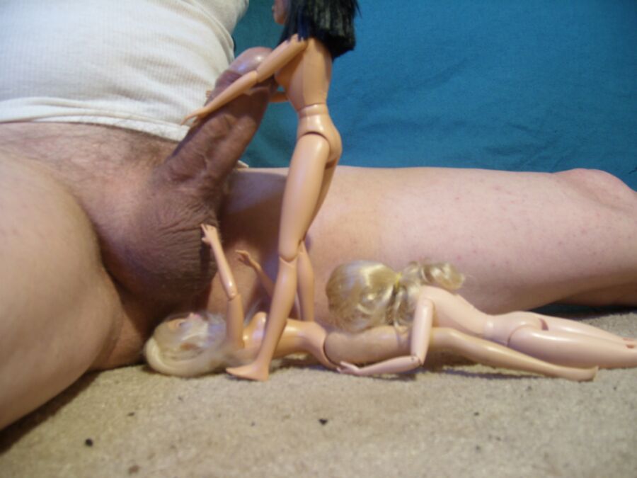 Free porn pics of Barbie threesome 20 of 30 pics