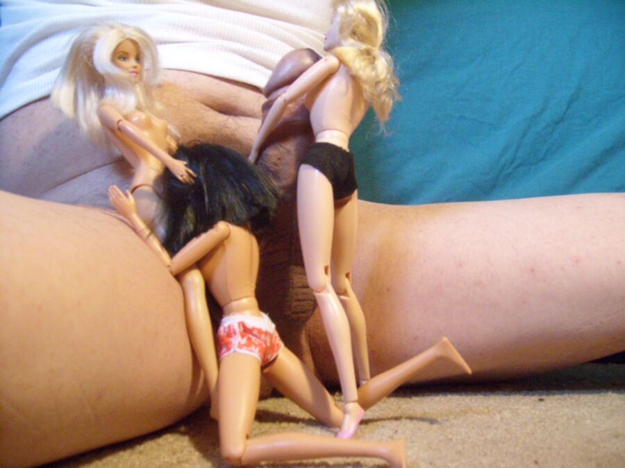 Free porn pics of Barbie threesome 10 of 30 pics