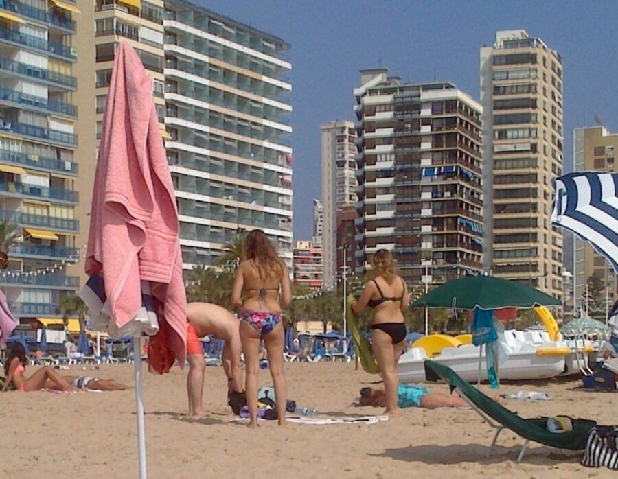 Free porn pics of Holiday candids - topless & bikini in Costa Blanca & Tenerife 9 of 12 pics