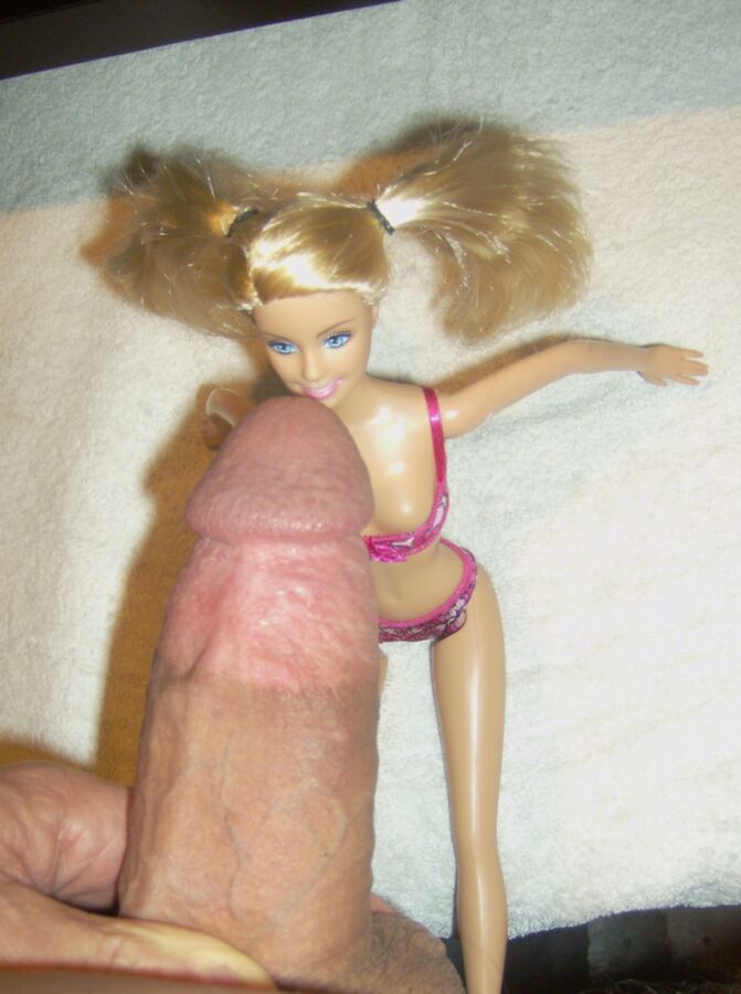 Free porn pics of Barbie Cums for a Visit 12 of 14 pics