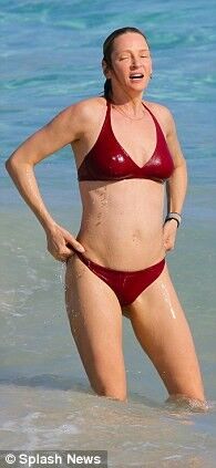 Free porn pics of Uma Thurman bikini body holiday in St Barts tits celebrities ass 18 of 25 pics