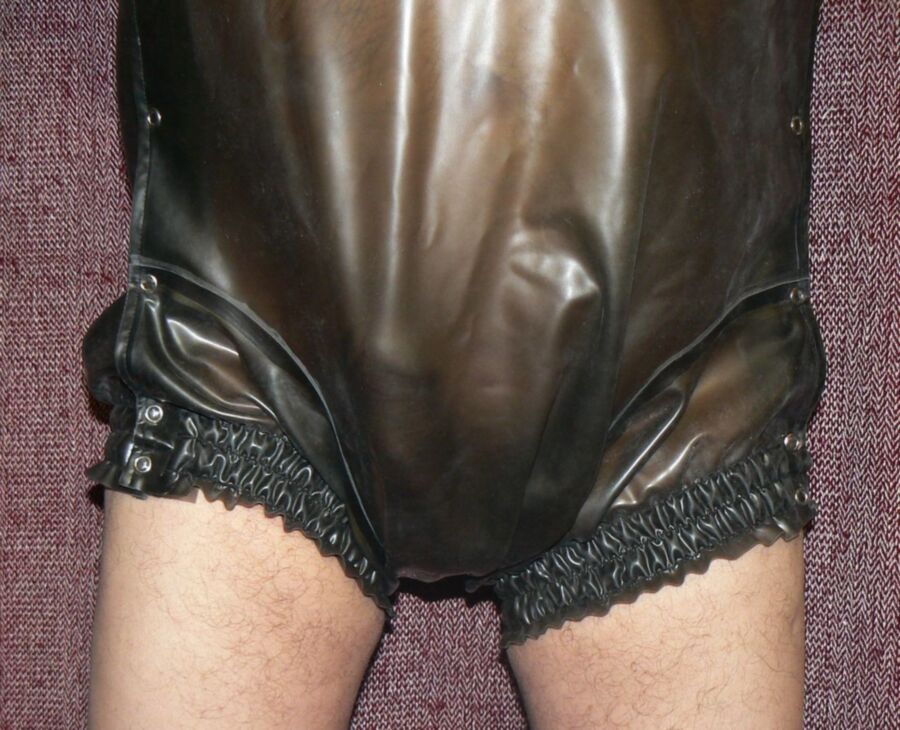 Free porn pics of My smoky Rubber Pants - Gummihose schwarz-transparent 6 of 48 pics