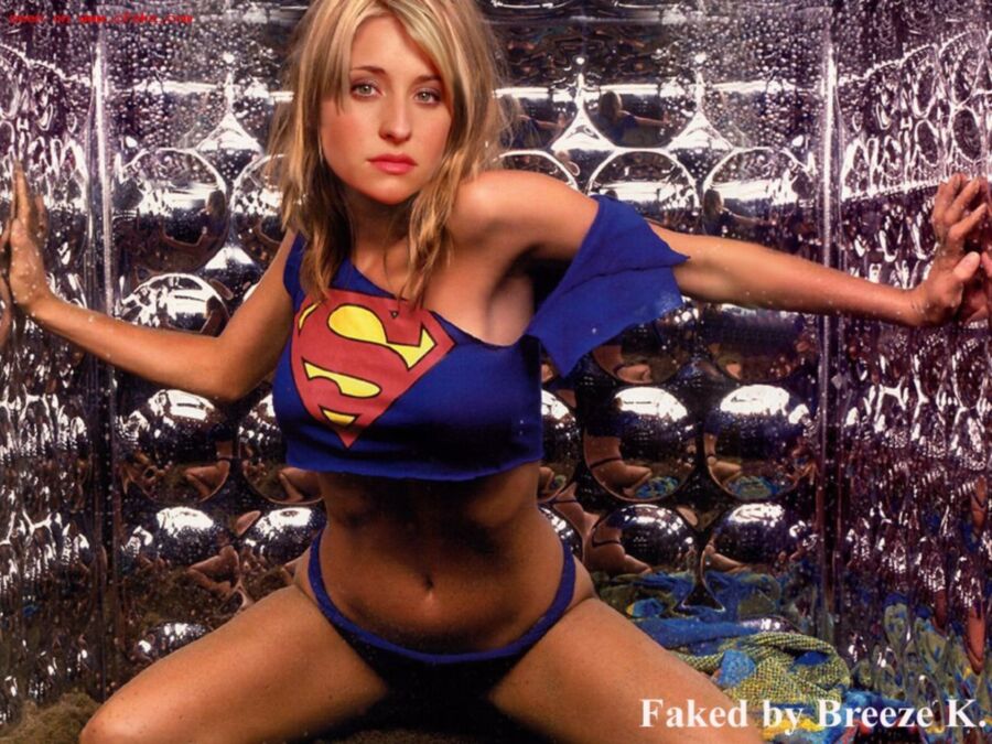 Free porn pics of Smallville Fakes 3 of 22 pics
