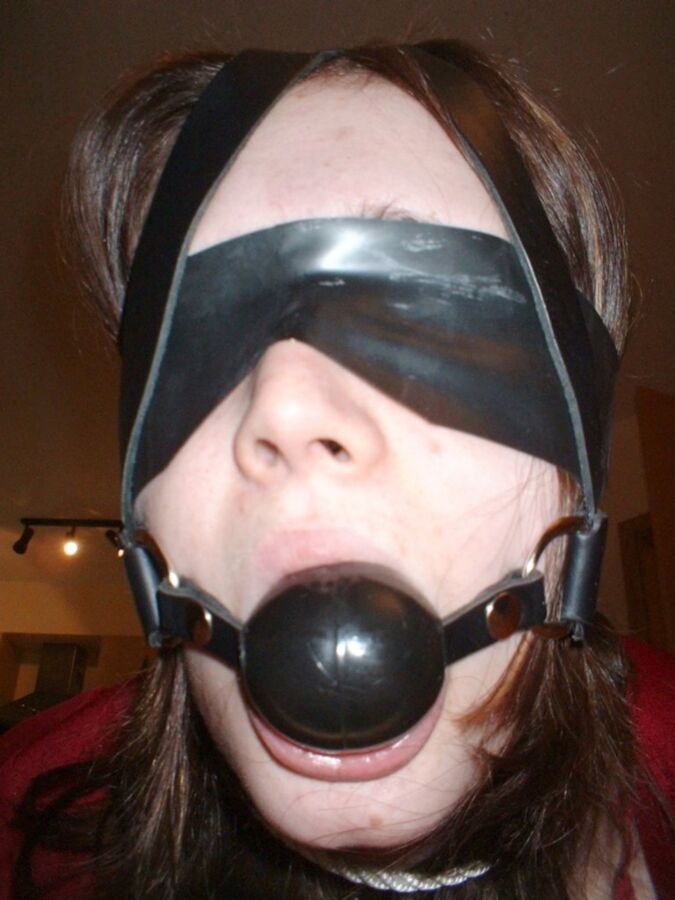 Free porn pics of Slave Cindy gagged, blindfolded or masked 5 of 11 pics