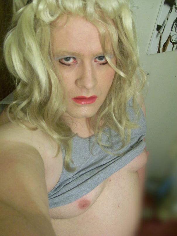 Free porn pics of big sissy tranny slut can tear your dick off 1 of 1 pics