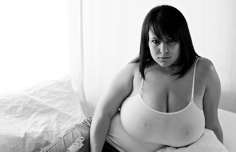 Free porn pics of Yendri Diaz(Latina with MEGA tits) 19 of 20 pics