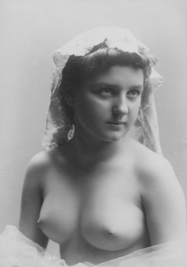 Free porn pics of Vintage inverted nipples 17 of 20 pics