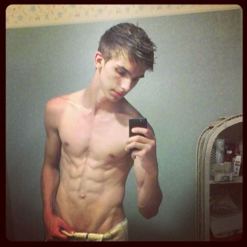 Free porn pics of Twink Abs 1 of 10 pics