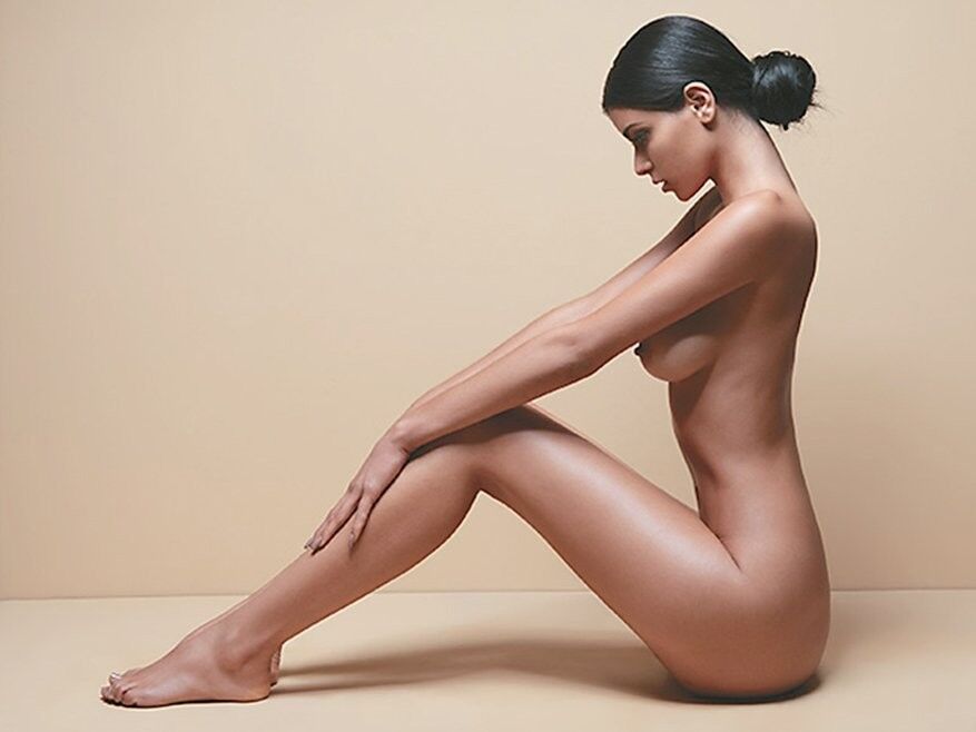 Free porn pics of Isabella Obregon Naked Nude Tits Legs Skinny 7 of 10 pics